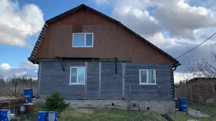 Зимний дом 150 км от Санкт-Петербурга рядом с озером (участок, баня, беседка, родник)